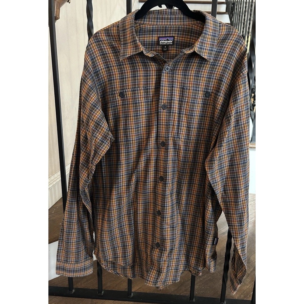 Men's Size Medium Patagonia Shirt Long Sleeves Plaid Button Up
